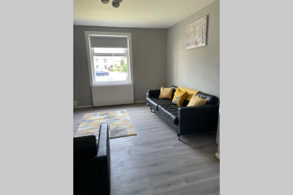 Beautiful Two Bedroom Flat By The Loch Balloch Kültér fotó